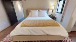 King size bed with luxurious soft cotton linens